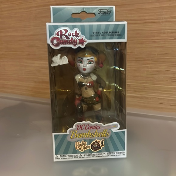 Rock Candy DC Bombshells Harley Quinn Vinyl Figure - Picture 3 of 7